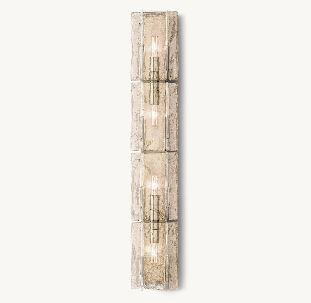 Trama Grand Sconce